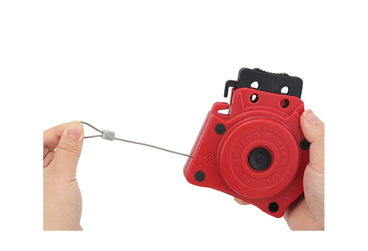 Retractable cable lockout