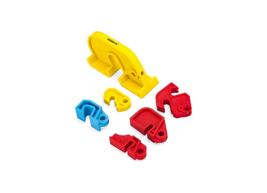 Moulded case circuit breaker lockout